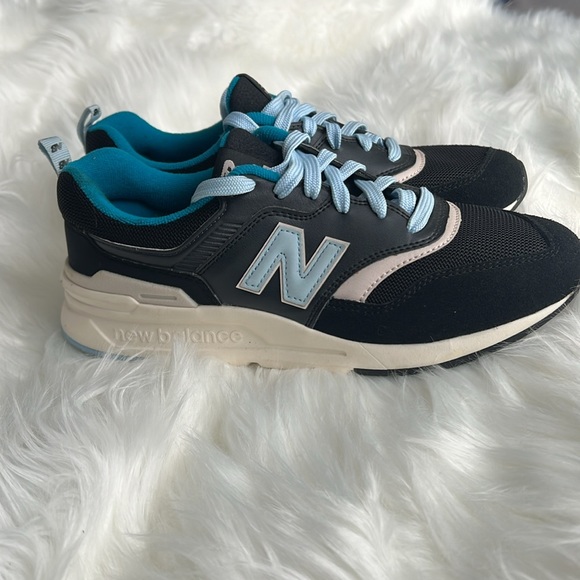 Women’s New Balance 997H sneakers. Size 7.5 - Picture 2 of 5